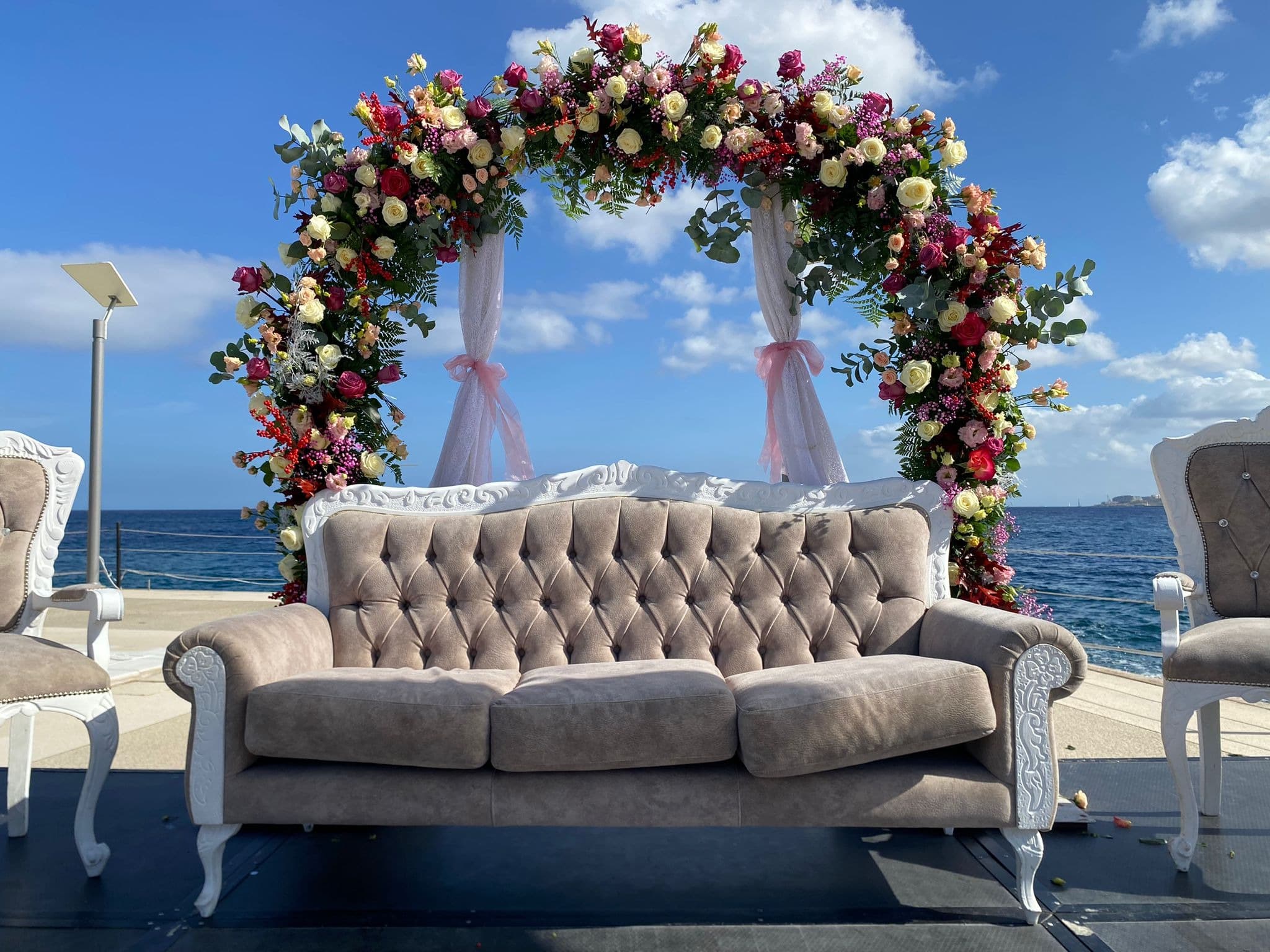 The Floral Designer - flowers - Photo 1