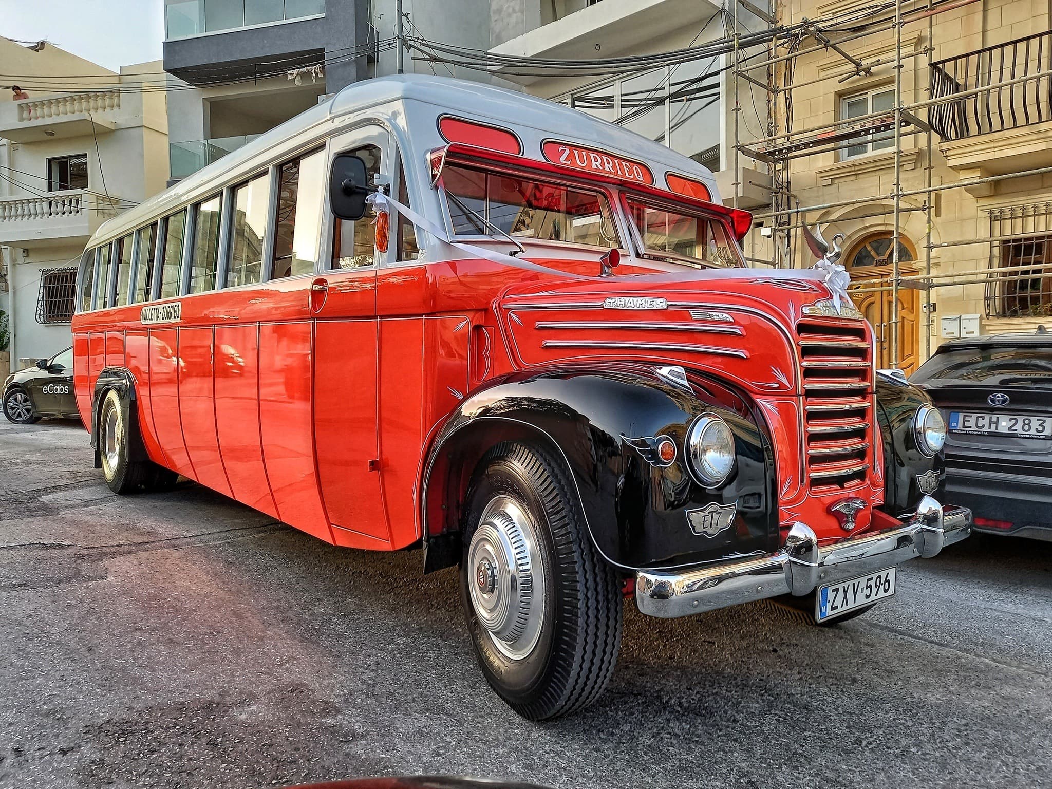 The Wedding Bus - transport - Photo 1